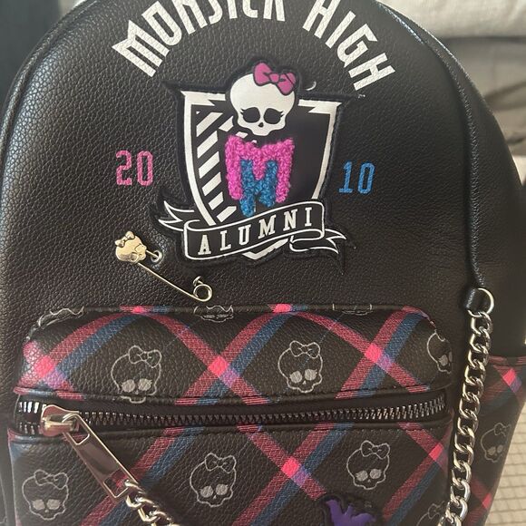 Hot topic Monster High Plaid Chain Mini Backpack Alumni Black Logo - Picture 3 of 6